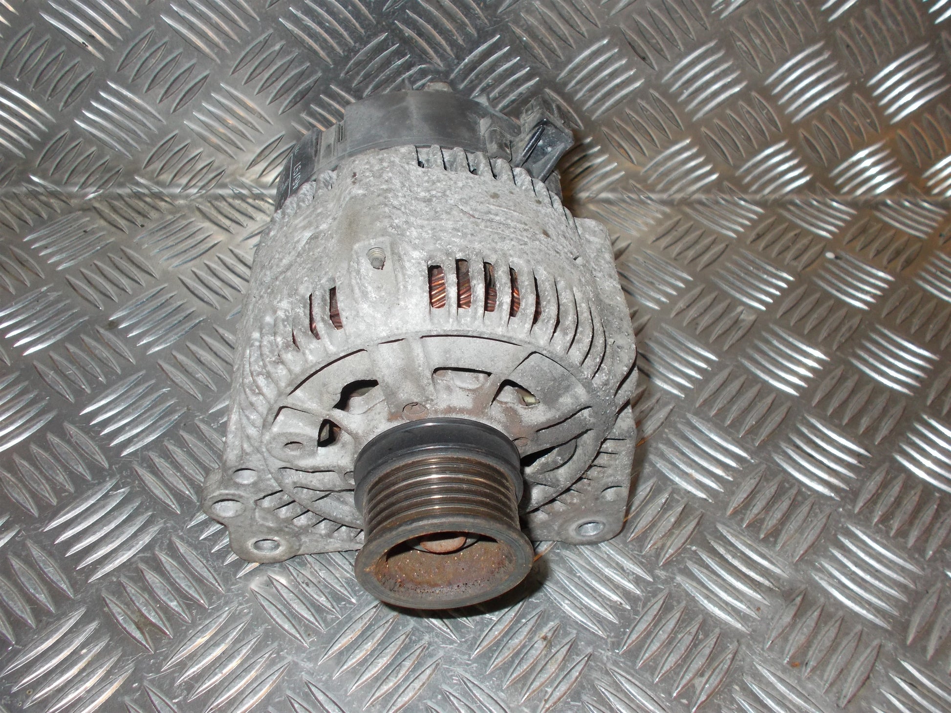Seat Arosa Generator Med OEM Nr. 0123903025H Fra Seat Ophugger