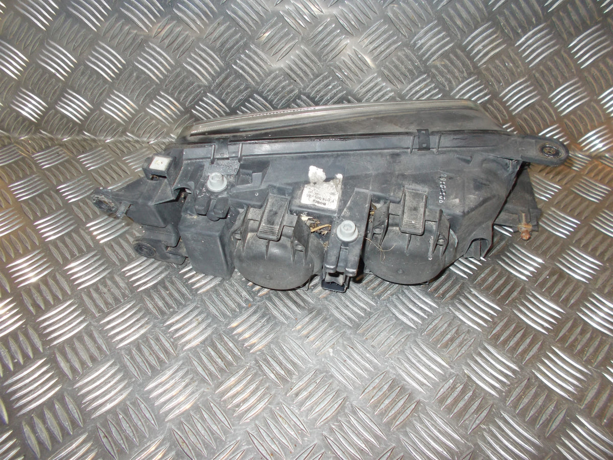 Mazda 626 Gf/Gw Forlygte Med OEM Nr. GG3E510L0A Fra Mazda Ophugger
