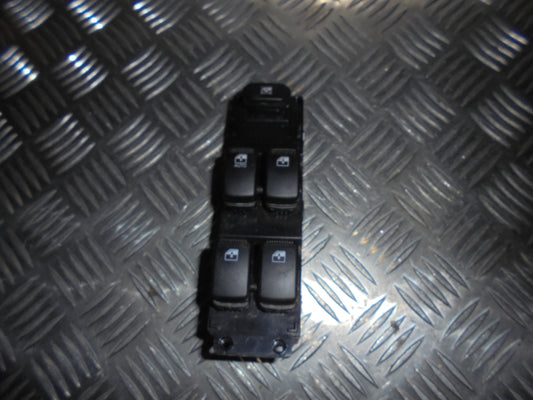 Hyundai I10 Kontakt Rudehejs Med OEM Nr. 202006782 Fra Hyundai Ophugger
