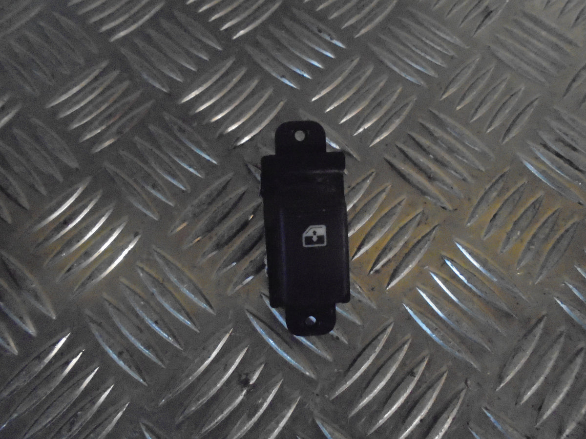 Hyundai I10 Kontakt Rudehejs Med OEM Nr. 935800X0004X Fra Hyundai Ophugger