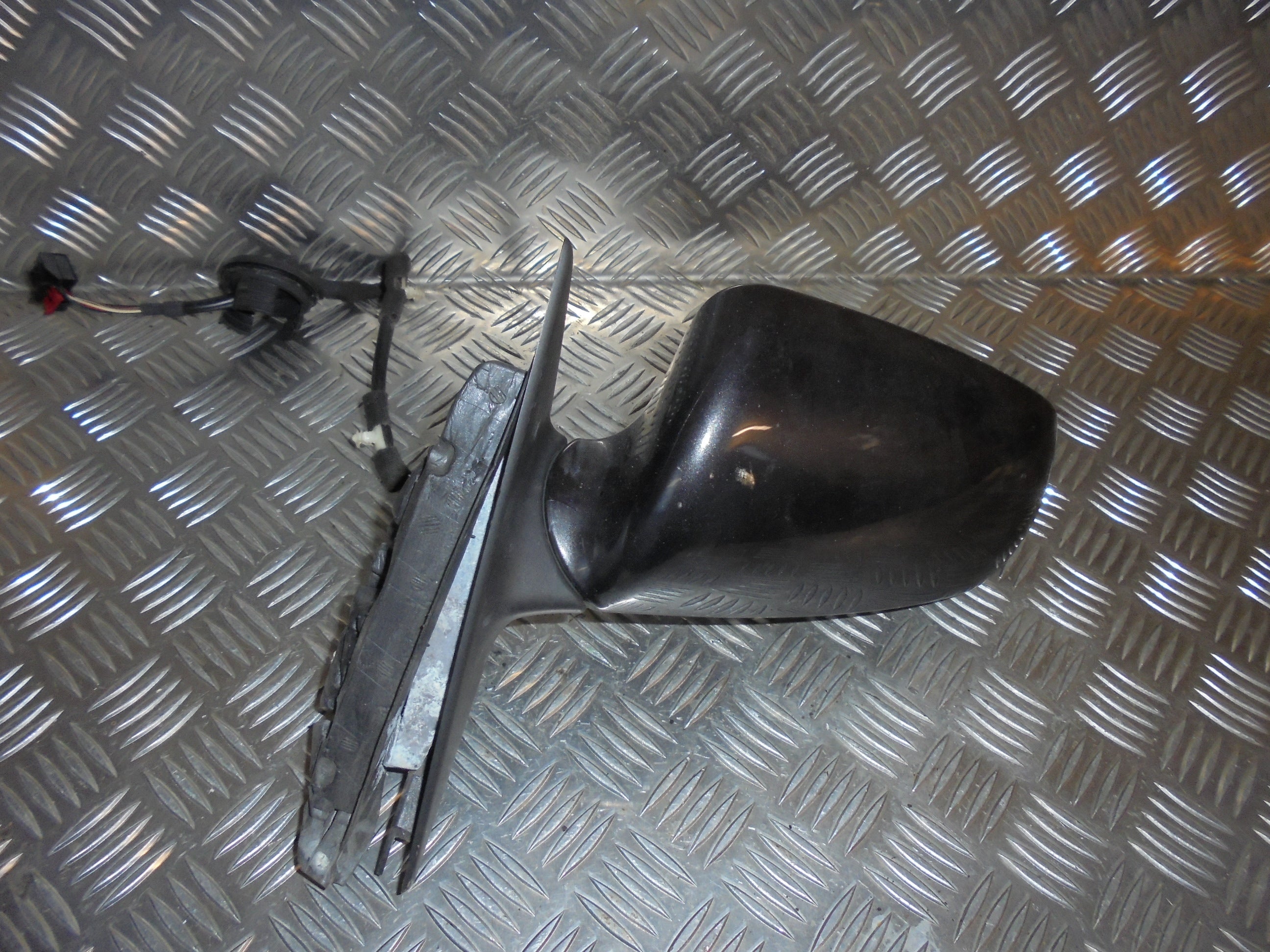 Audi A3 Sidespejl Med OEM Nr. 8P1858531G Fra Audi Ophugger