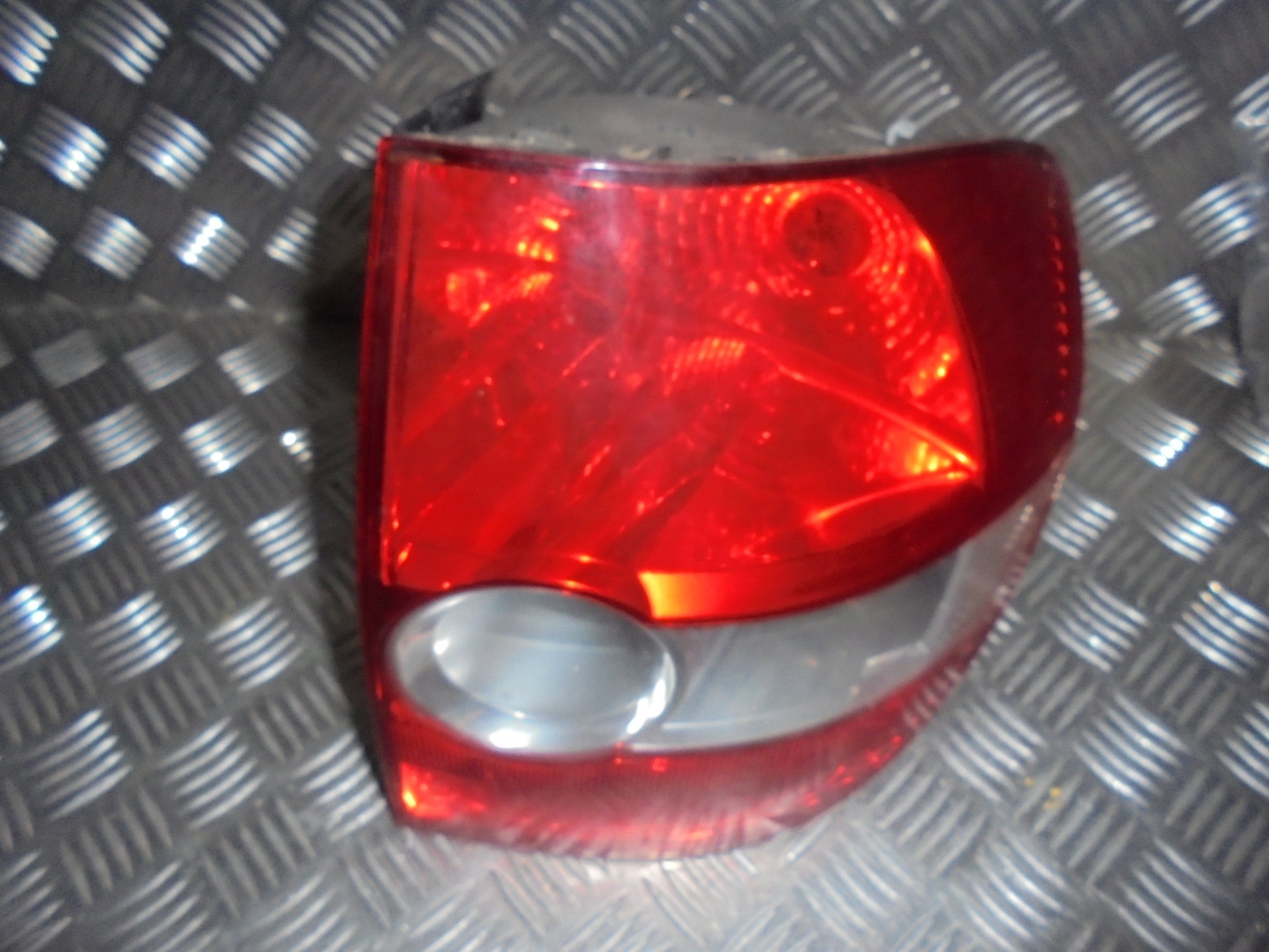 VW Fox 5Z Baglygte Med OEM Nr. 5Z0045096 Fra VW Ophugger