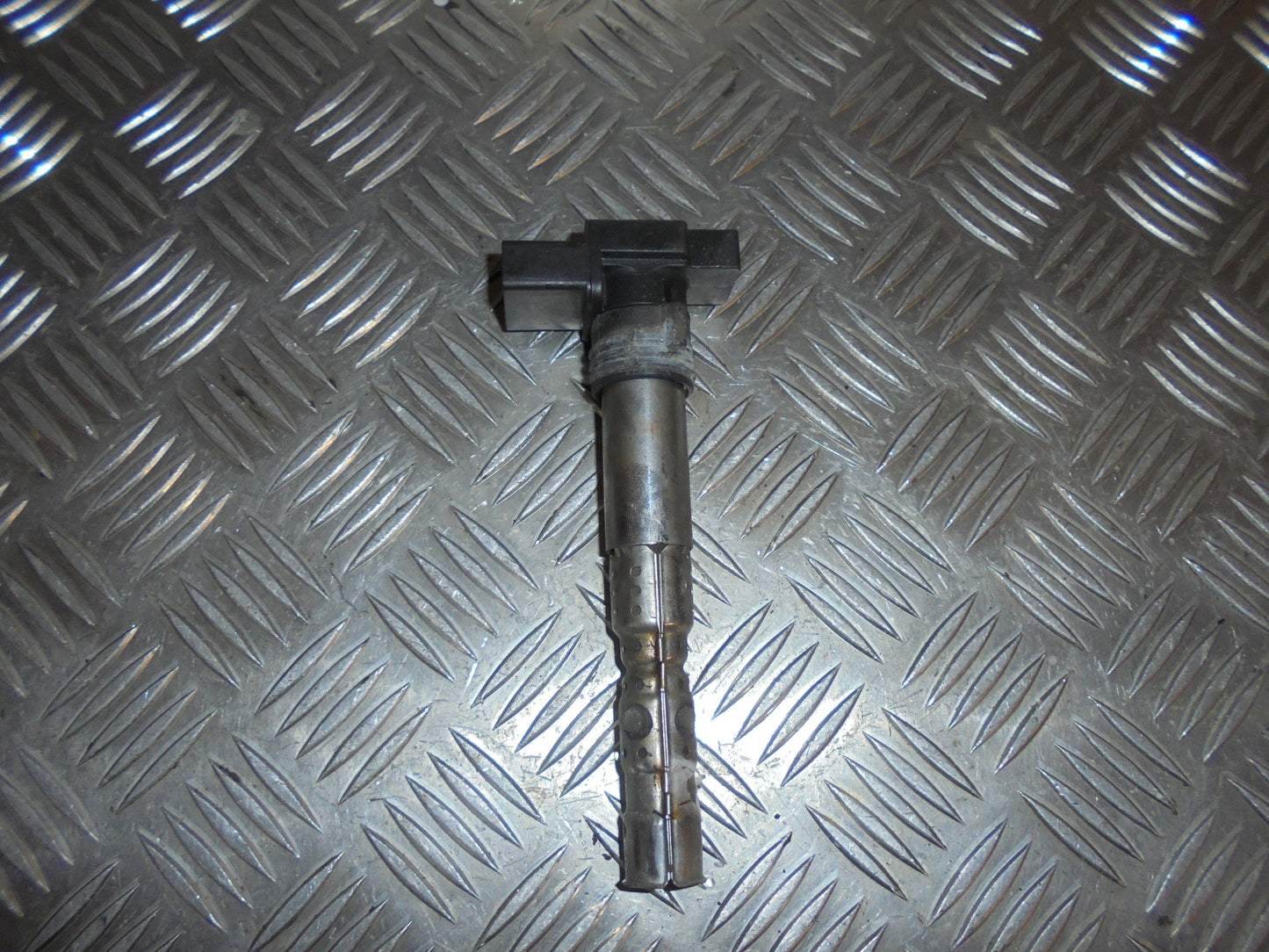 VW Fox 5Z Tændspole El Med OEM Nr. 03D905115F Fra VW Ophugger