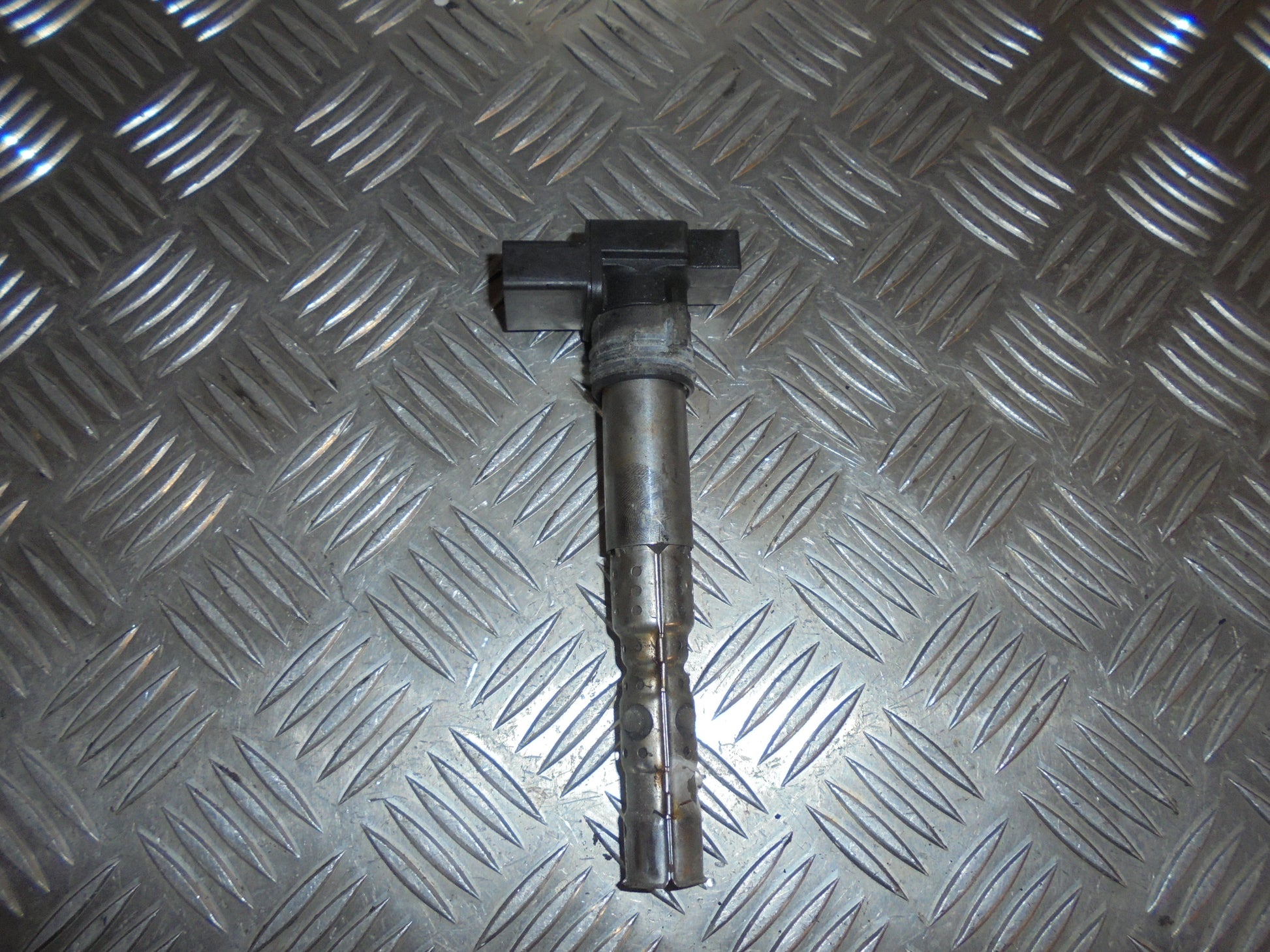 VW Fox 5Z Tændspole El Med OEM Nr. 03D905115F Fra VW Ophugger