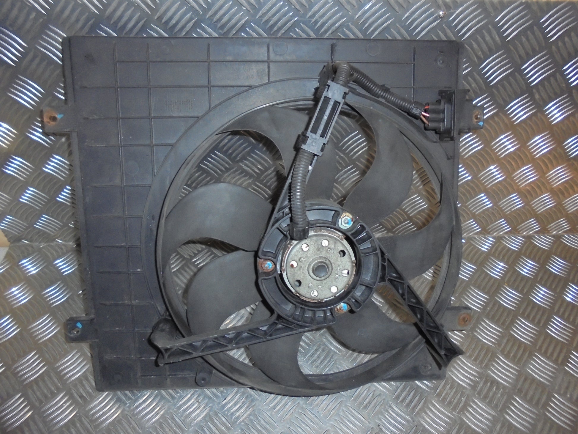 VW Fox 5Z Kølerblæser El Med OEM Nr. 881061409 Fra VW Ophugger