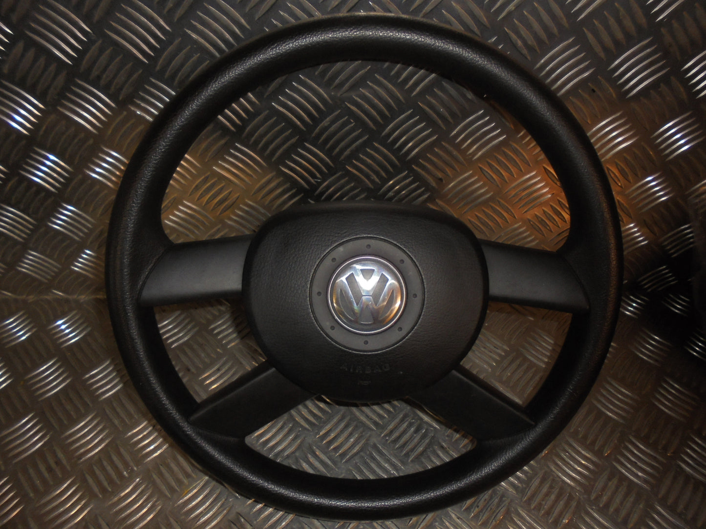 VW Fox 5Z Rat Med OEM Nr. Ophugger Fra VW Ophugger