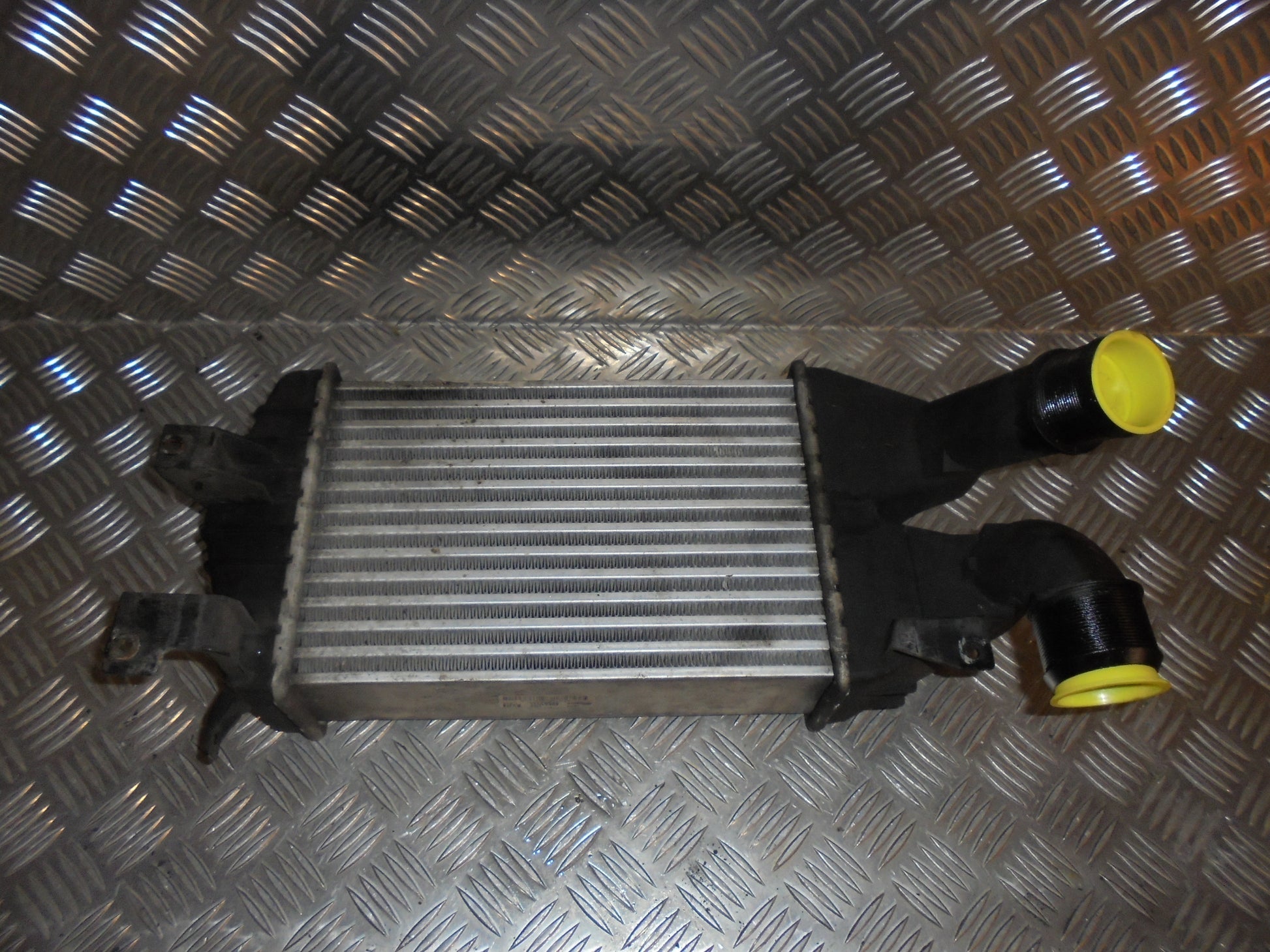 Opel Zafira B Køler Intercooler Med OEM Nr. Ophugger Fra Opel Ophugger