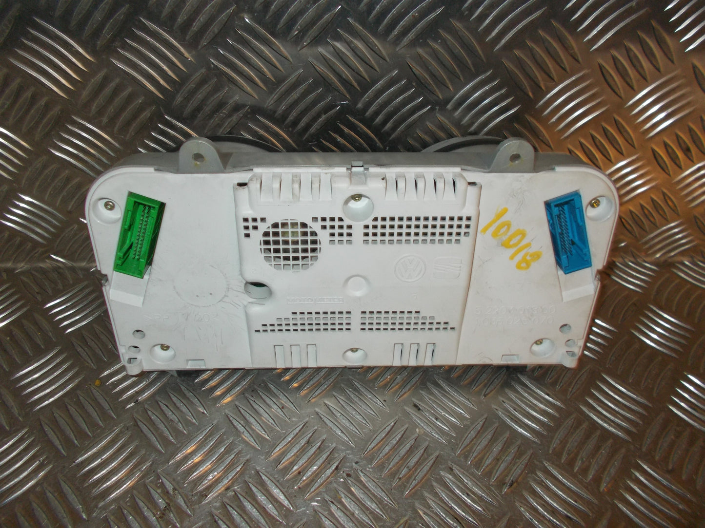 VW Lupo 6E/6X Speedometer - Instrument Med OEM Nr. 6E0920800J Fra VW Ophugger