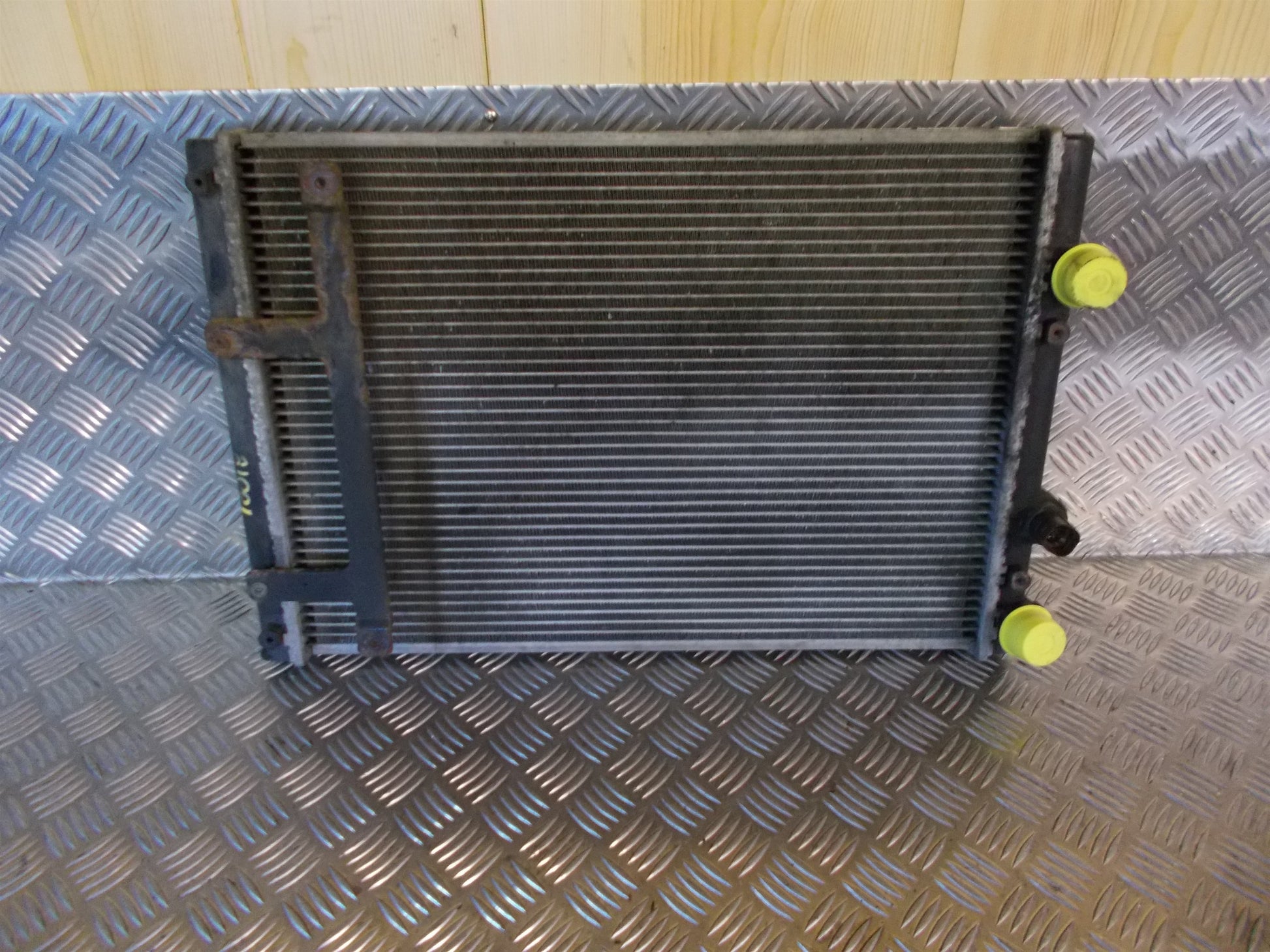 VW Lupo 6E/6X Køler Med OEM Nr. 6N0121253AC Fra VW Ophugger