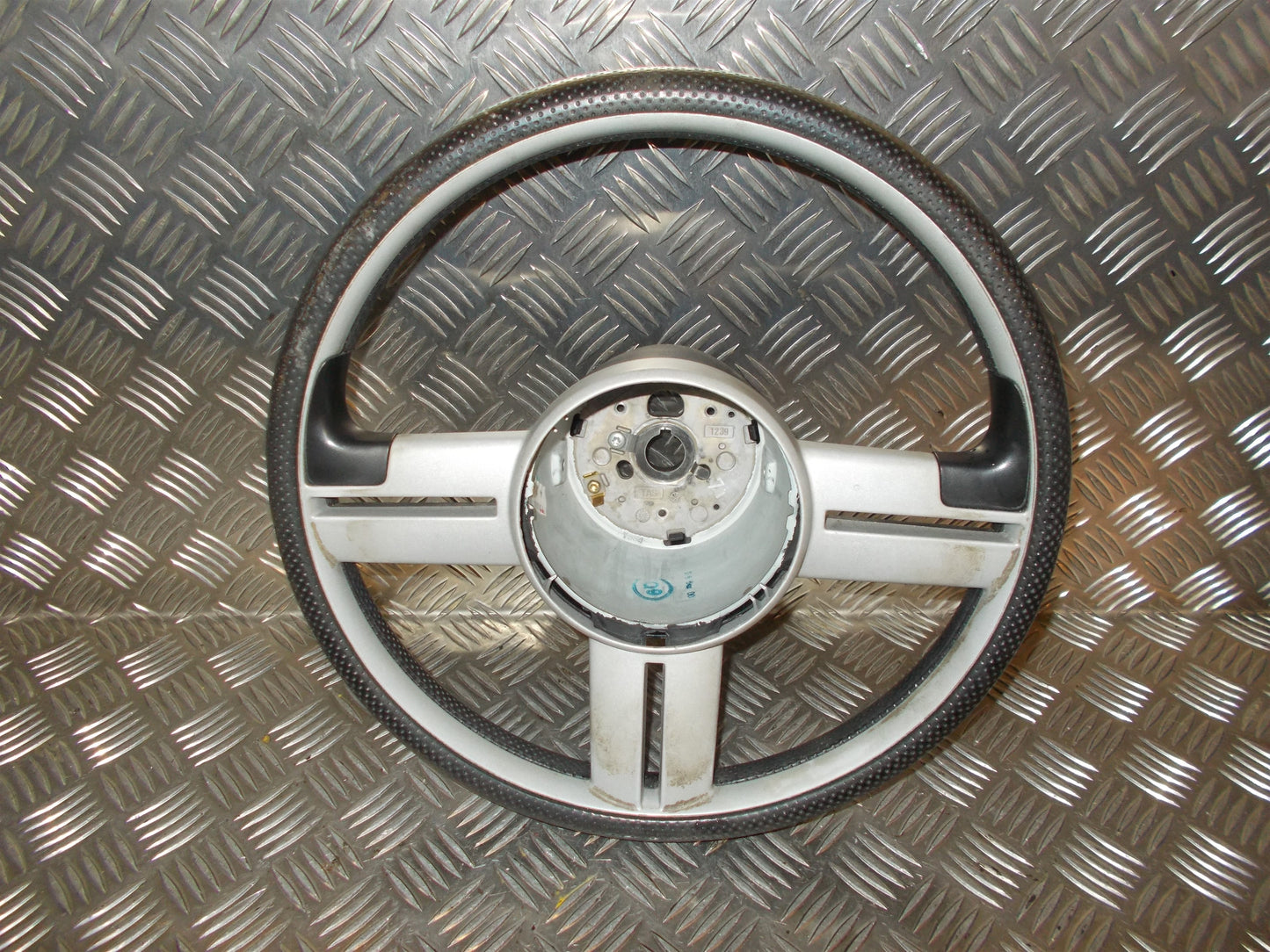 VW Lupo 6E/6X Rat Med OEM Nr. 6E0419091 Fra VW Ophugger