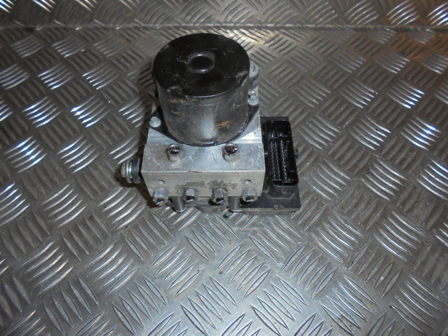 Seat Ibiza 6J Abs Pumpe Med OEM Nr. 0265239000 Fra Seat Ophugger