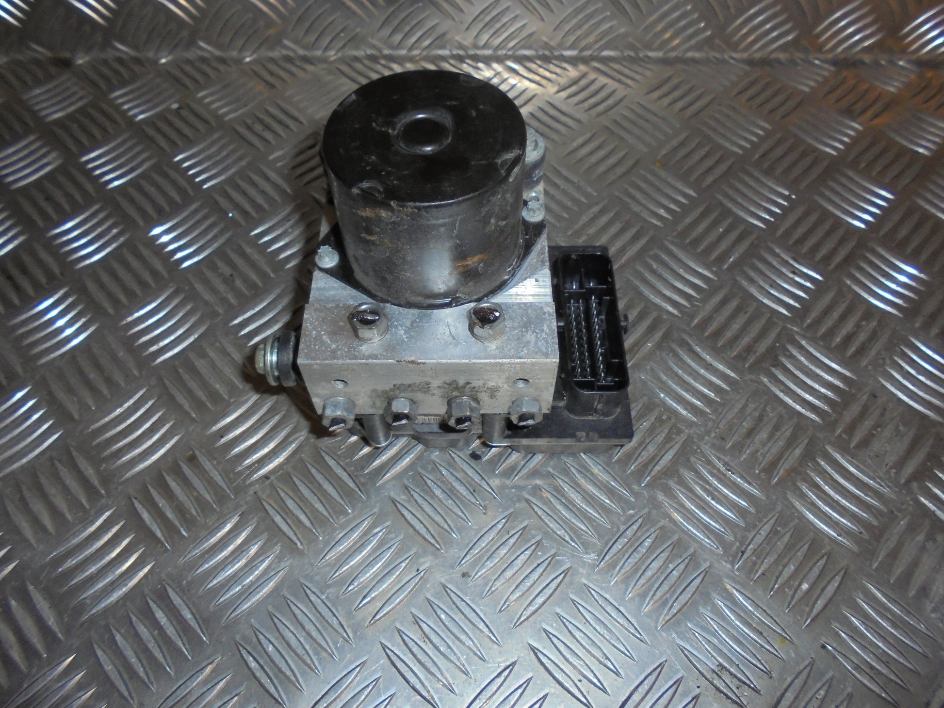 Seat Ibiza 6J Abs Pumpe Med OEM Nr. 0265239000 Fra Seat Ophugger