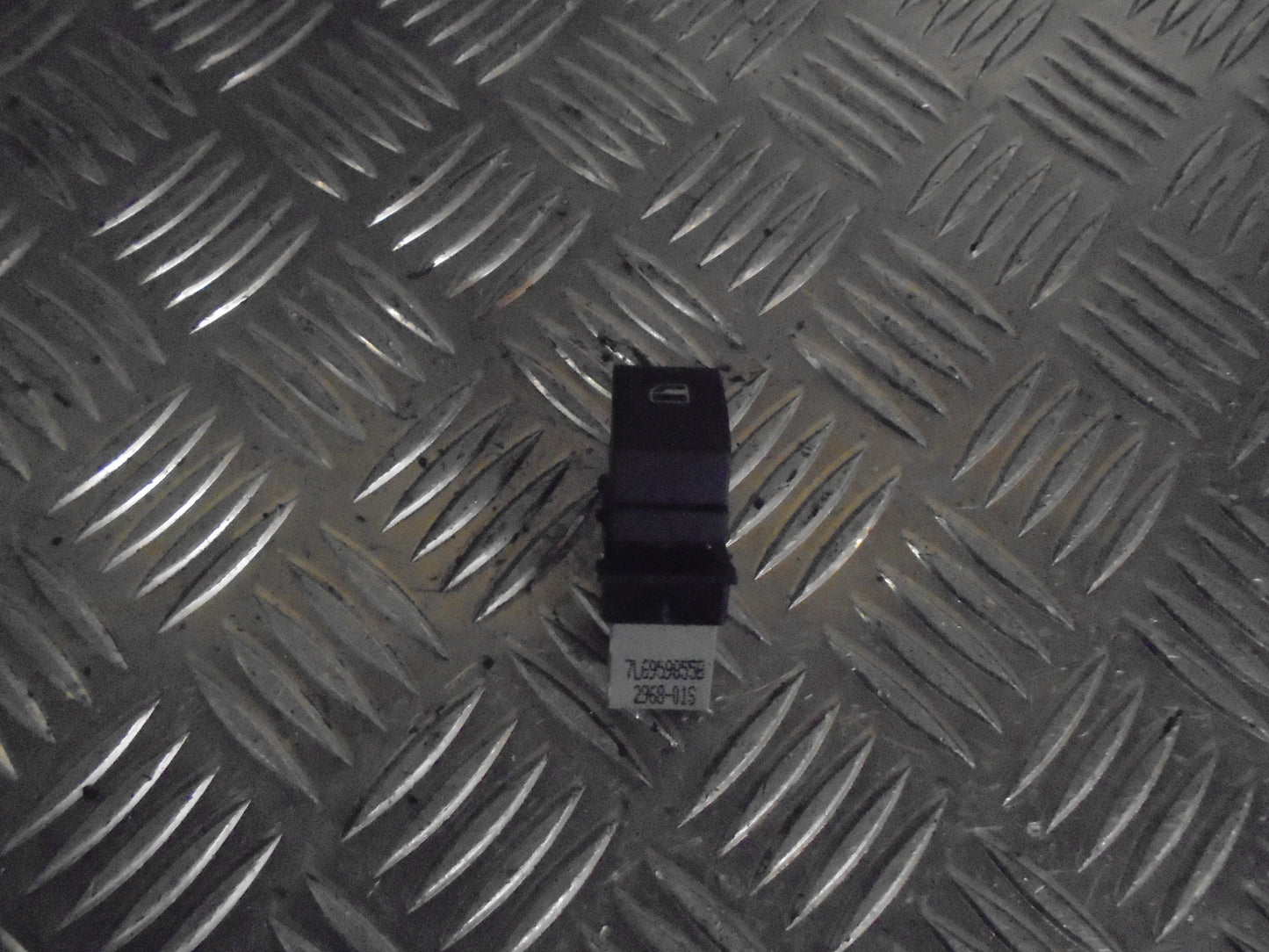 Seat Ibiza 6J Kontakt Rudehejs Med OEM Nr. 7L6959558 Fra Seat Ophugger