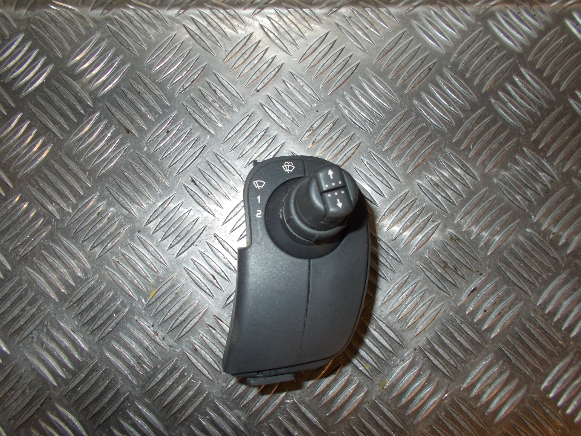 Renault Kangoo 2 Kontakt Visker Med OEM Nr. Ophugger Fra Renault Ophugger