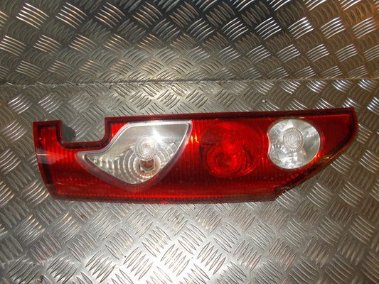 Renault Kangoo 2 Baglygte Med OEM Nr. Ophugger Fra Renault Ophugger
