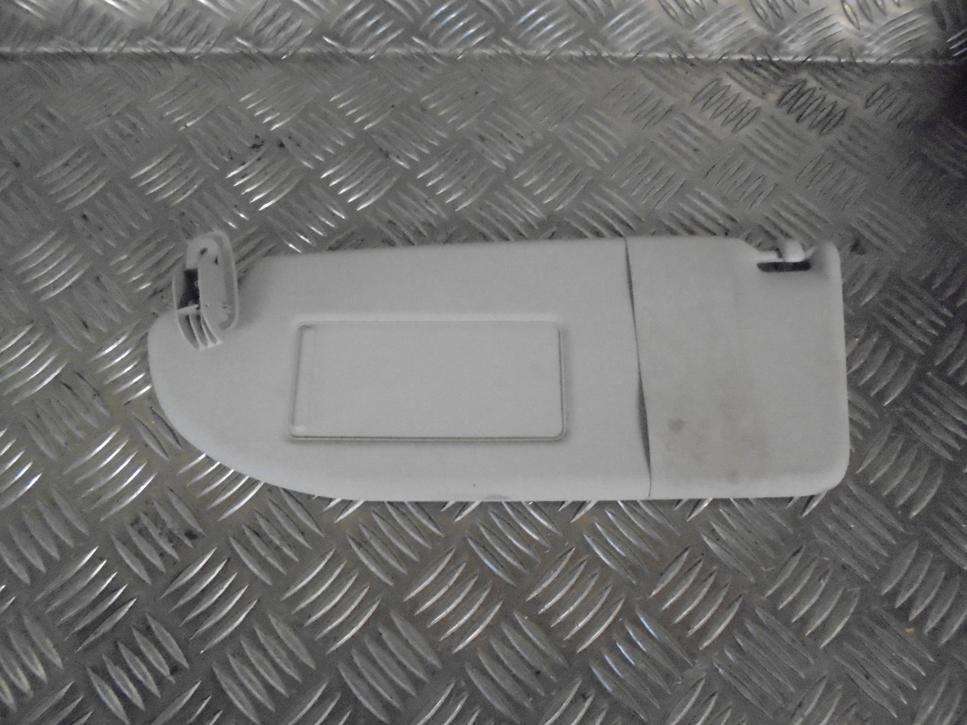 Seat Ibiza 6J Solskærm Med OEM Nr. Ophugger Fra Seat Ophugger