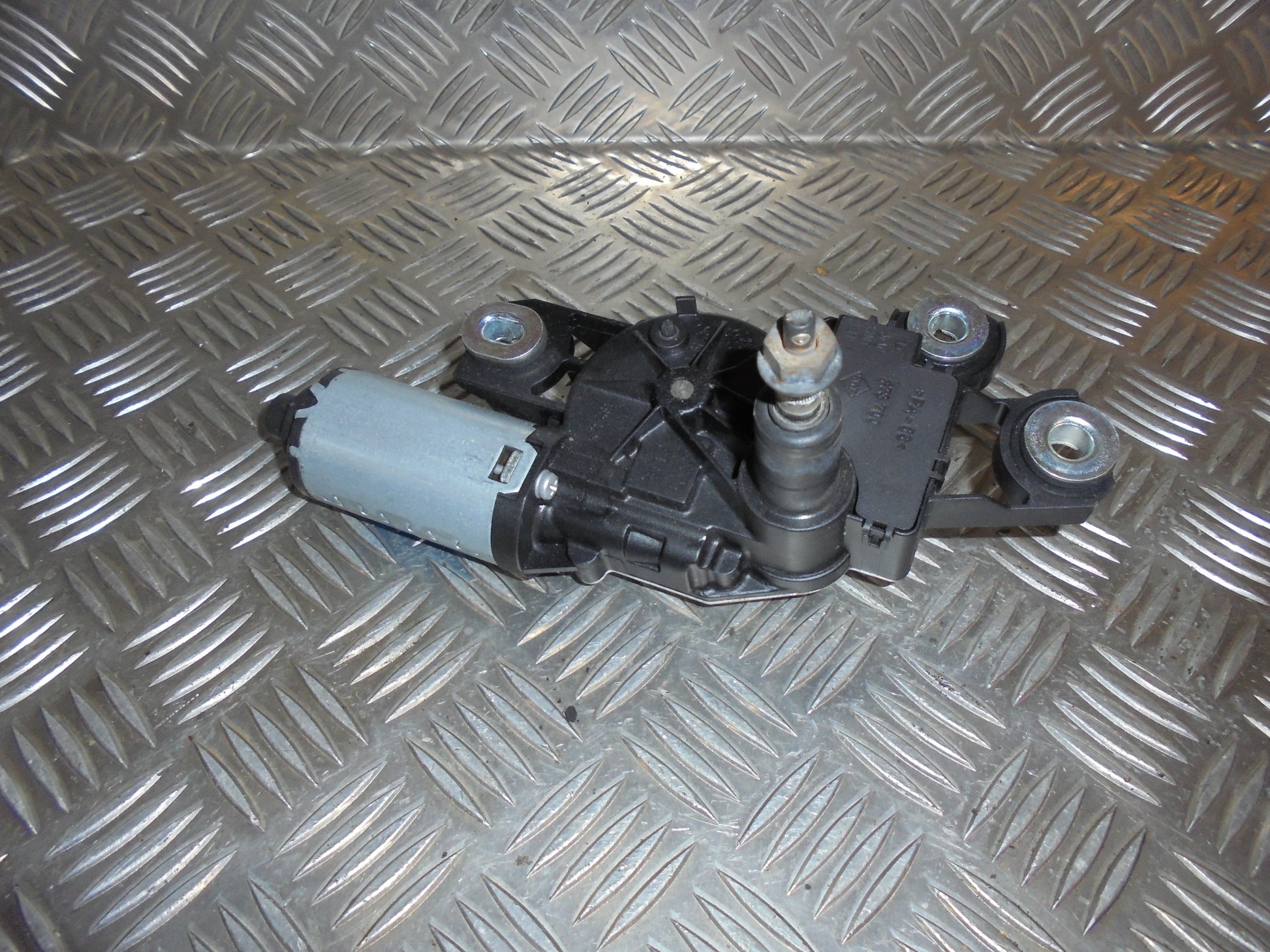 Seat Ibiza 6J Bagrudevisker Motor Med OEM Nr. 6J3955711 Fra Seat Ophugger