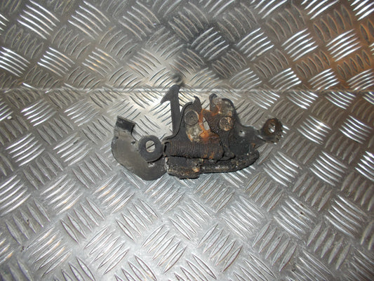 Nissan Almera N16 Hjelmlås Med OEM Nr. Ophugger Fra Nissan Ophugger