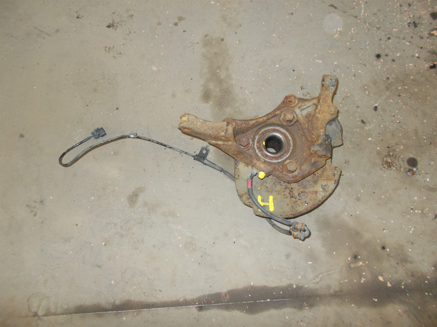 Kia Carnival Spindel For H Med OEM Nr. Ophugger Fra Kia Ophugger