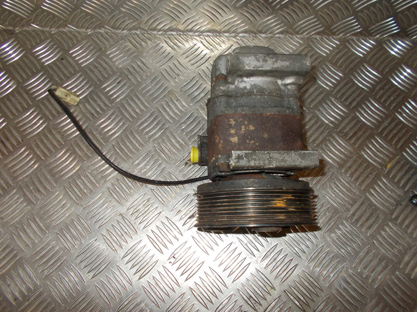 Mazda 5 Aircondition Pumpe Med OEM Nr. H12A1AE4DC Fra Mazda Ophugger