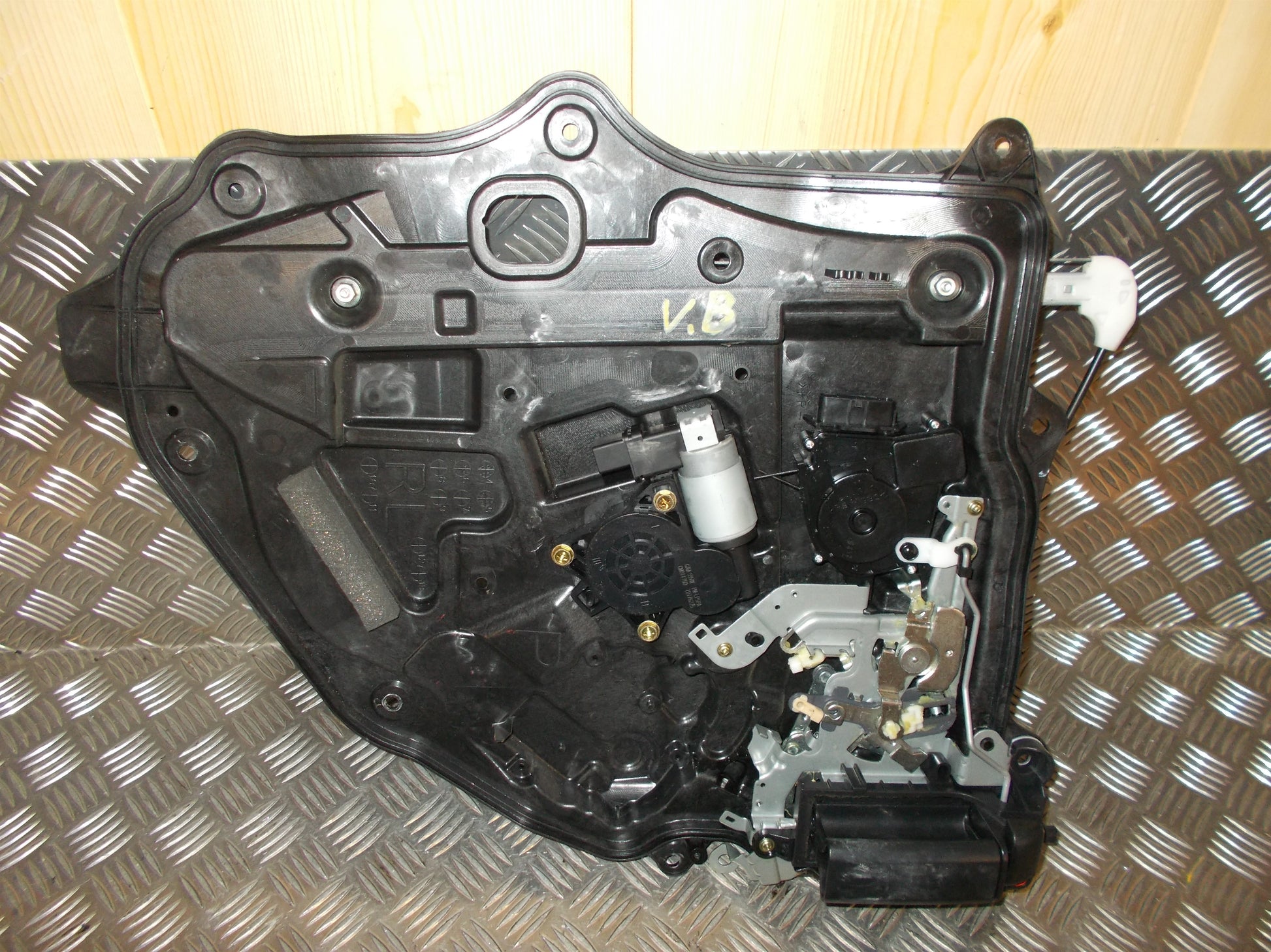 Mazda 5 Rudemotor - Rudehejs Med OEM Nr. Ophugger Fra Mazda Ophugger