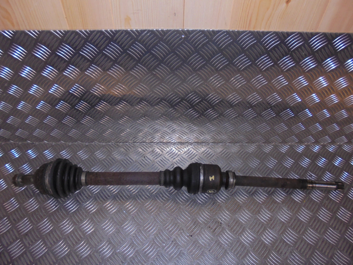 Peugeot 307 Trækaksel For H Med OEM Nr. 1677686180 Fra Peugeot Ophugger