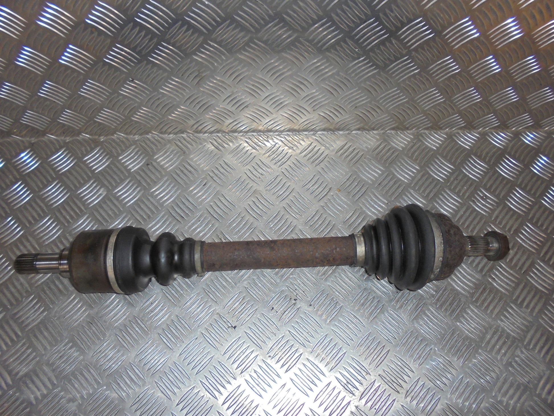 Peugeot 307 Trækaksel For V Med OEM Nr. 32722X	 Fra Peugeot Ophugger