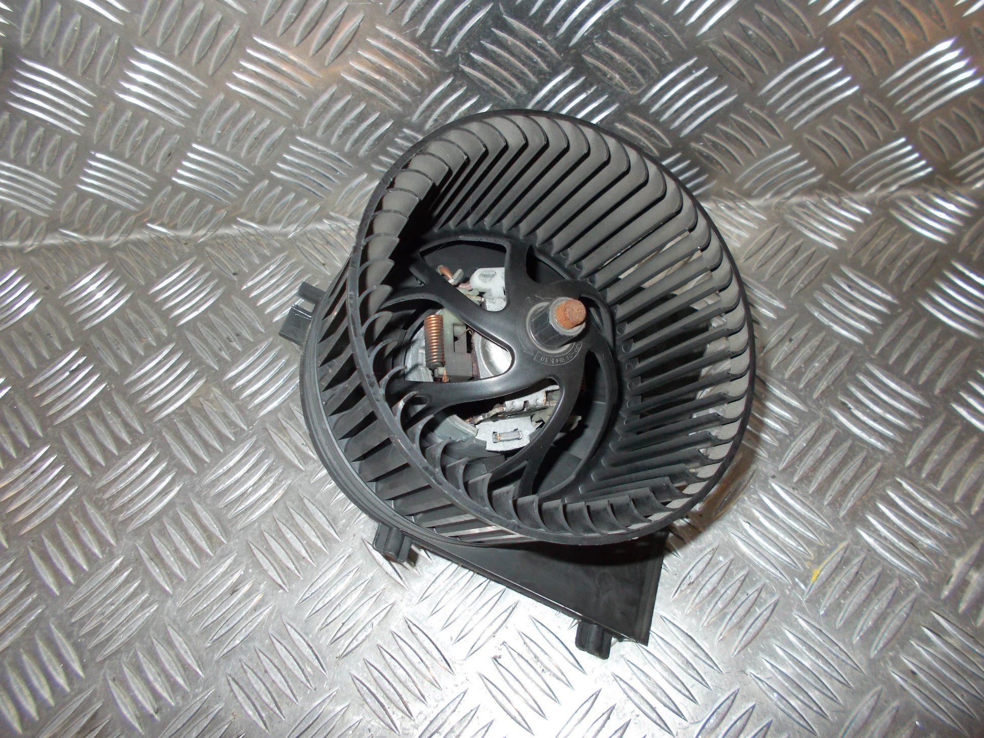 VW Lupo 6E/6X Varmeblæser Med OEM Nr. 1J1819021A Fra VW Ophugger