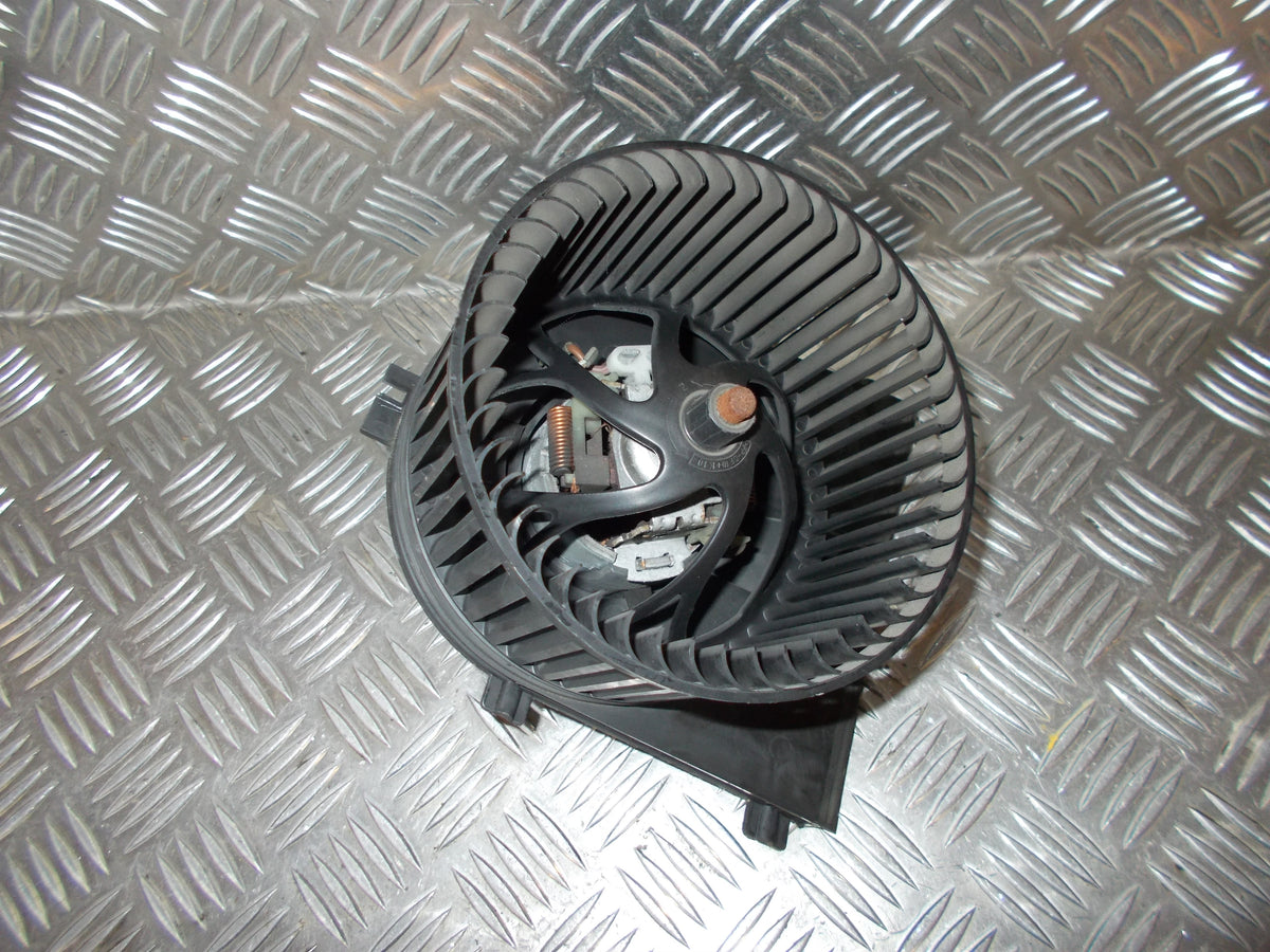 VW Lupo 6E/6X Varmeblæser Med OEM Nr. 1J1819021 Fra VW Ophugger