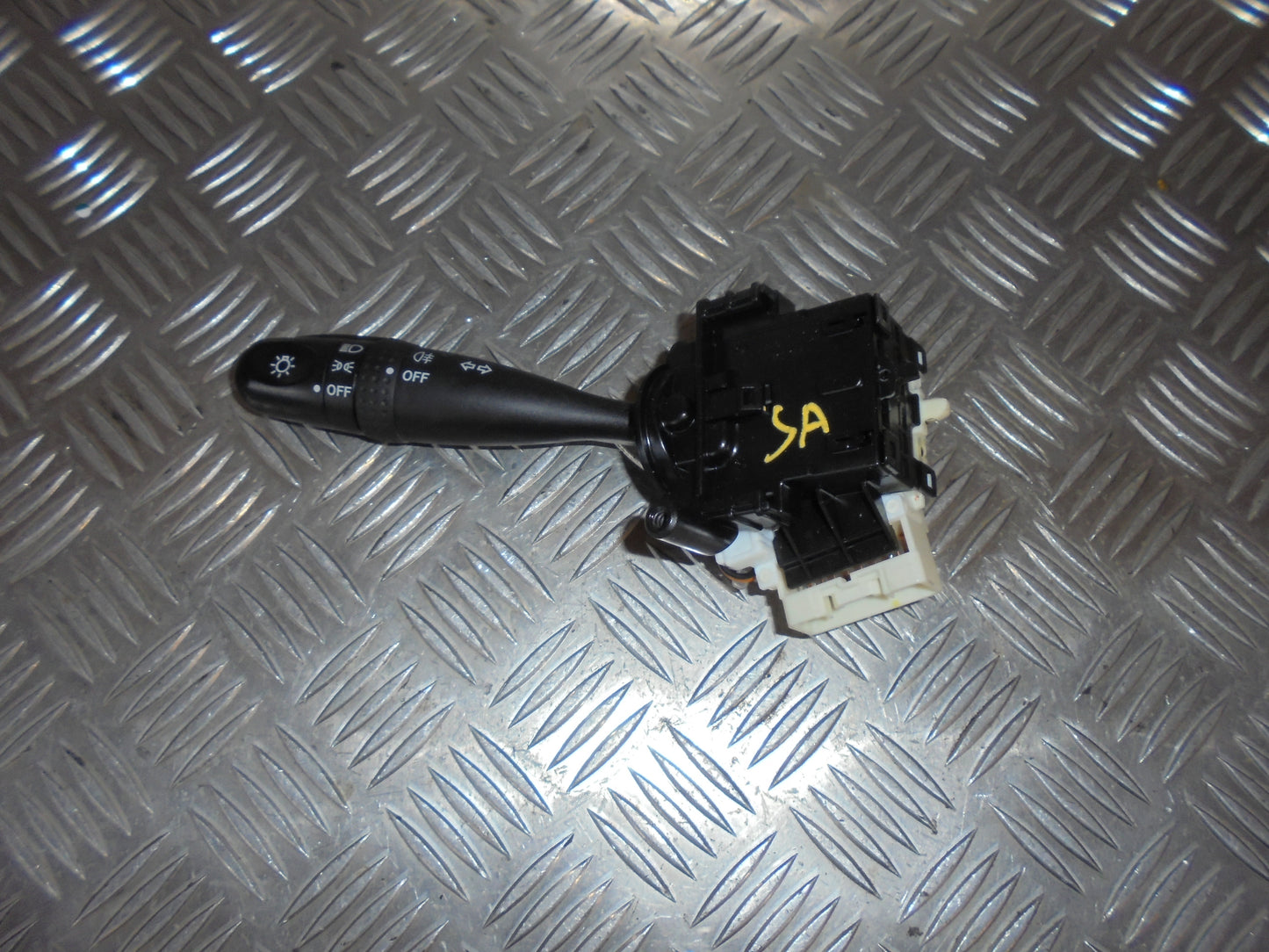 Suzuki Swift Kontakt Blink Med OEM Nr. Ophugger Fra Suzuki Ophugger