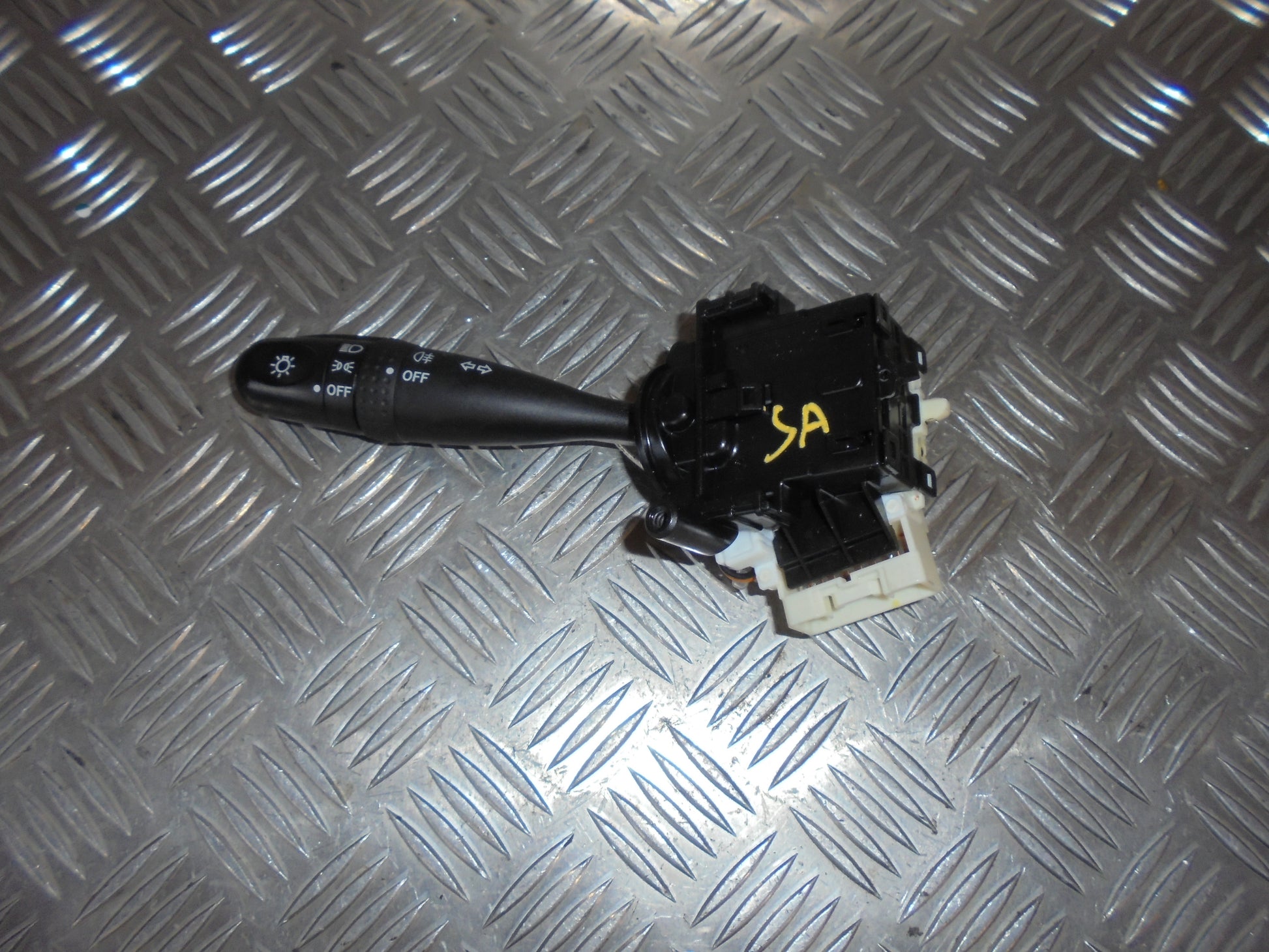 Suzuki Swift Kontakt Blink Med OEM Nr. Ophugger Fra Suzuki Ophugger