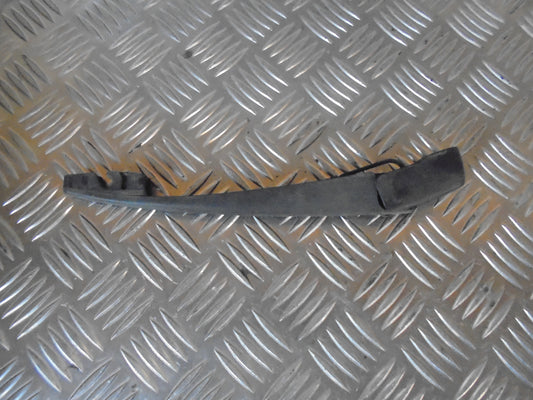 Suzuki Swift Viskerarm Med OEM Nr. Ophugger Fra Suzuki Ophugger