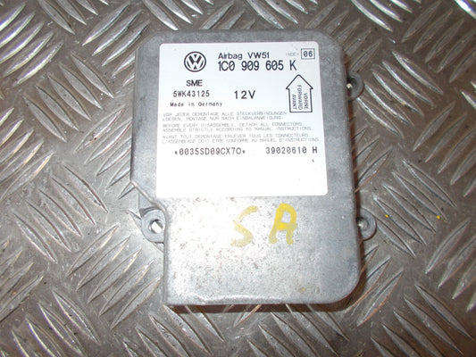 Skoda Fabia Airbag Elboks Med OEM Nr. 1C0909605P Fra Skoda Ophugger