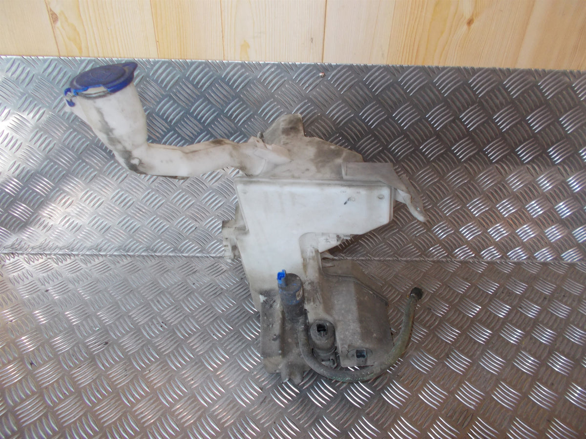 Peugeot 407 Sprinkler M/Motor Med OEM Nr. 6431E7 Fra Peugeot Ophugger