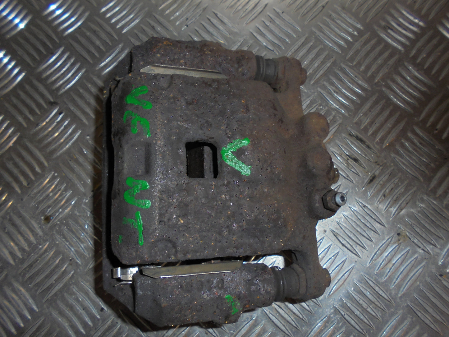 Ford Fiesta 7 Bremsekaliber VF Med OEM Nr. Ophugger Fra Ford Ophugger