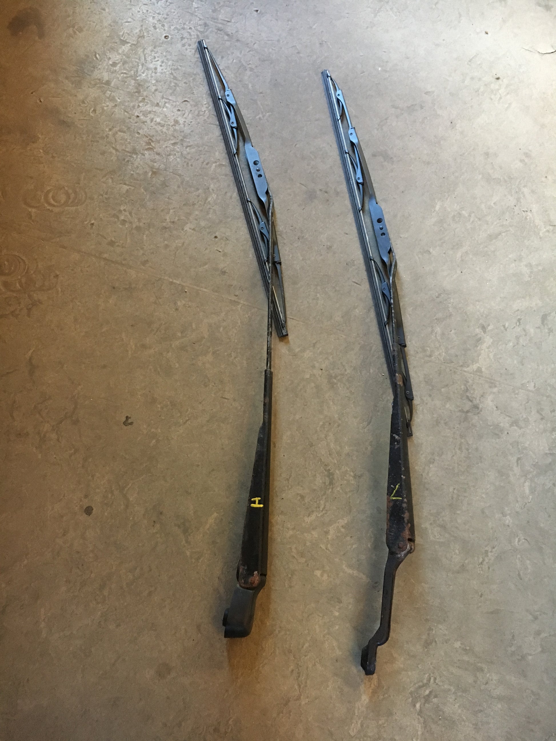 Renault Clio 2 Viskerarm Med OEM Nr. Ophugger Fra Renault Ophugger