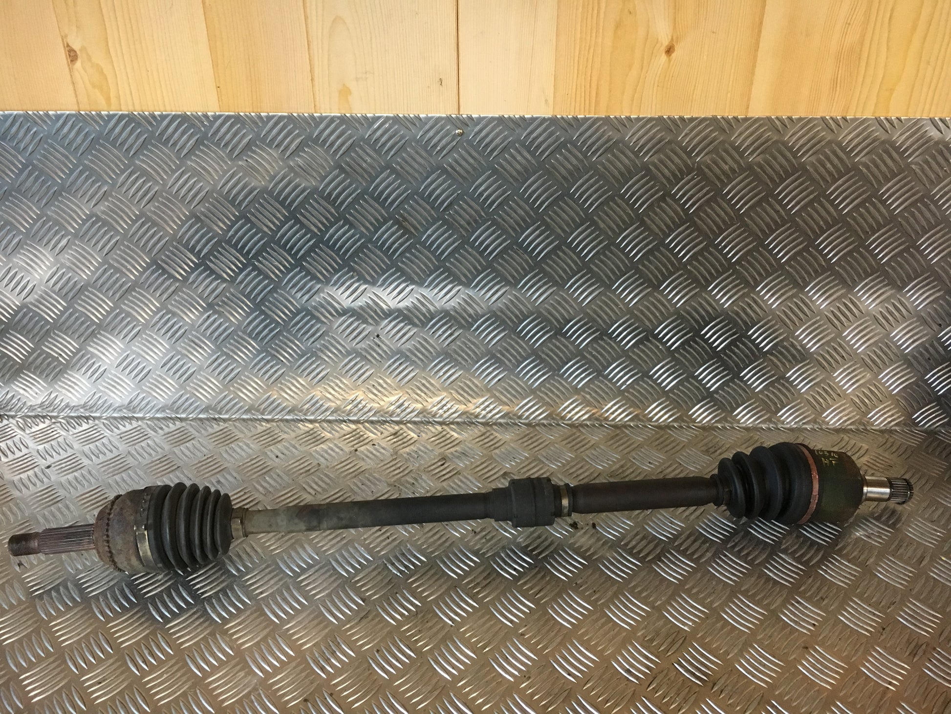 Mitsubishi Lancer Trækaksel For H Med OEM Nr. Ophugger Fra Mitsubishi Ophugger