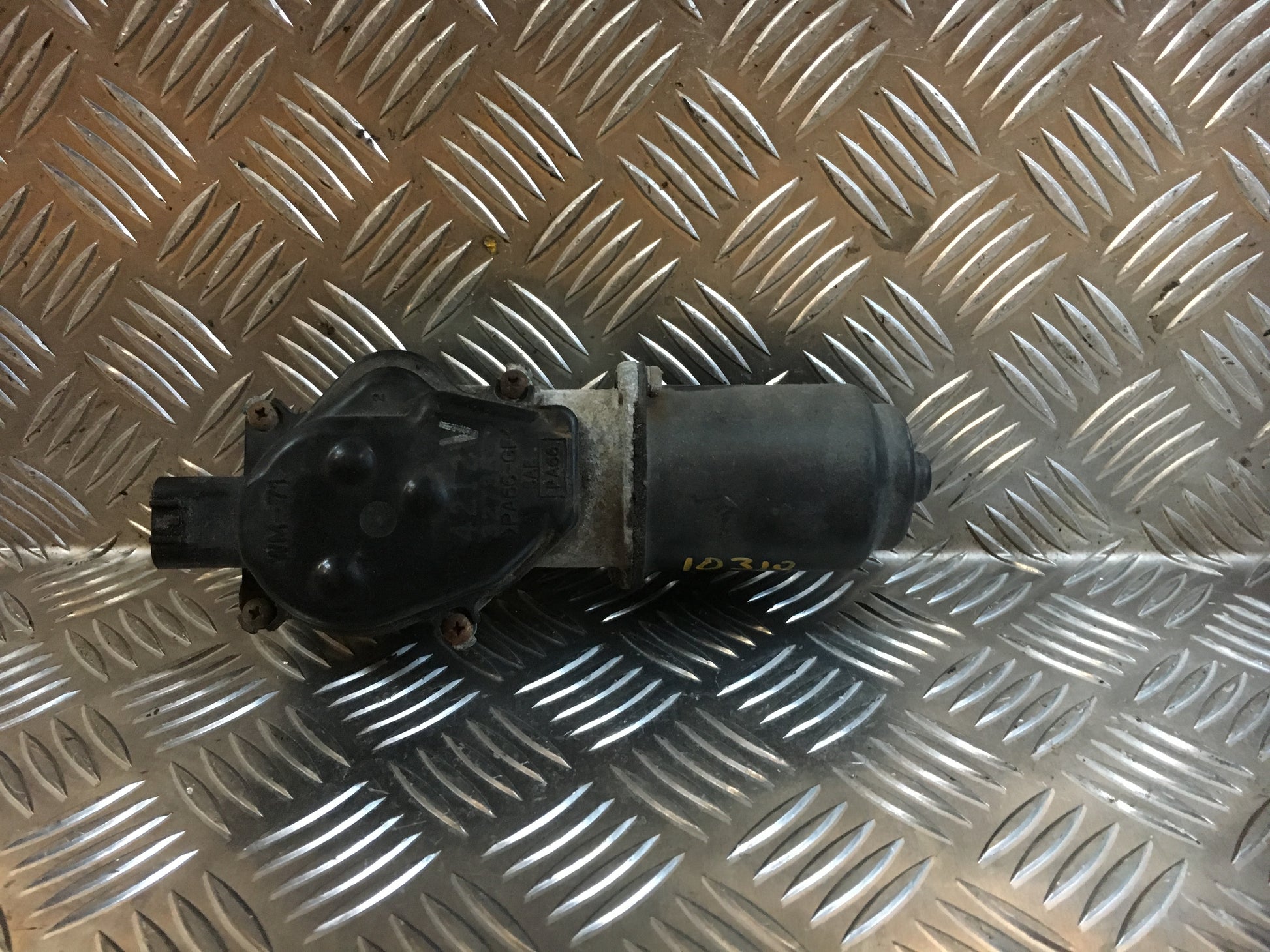 Mitsubishi Lancer Viskermotor Med OEM Nr. Ophugger Fra Mitsubishi Ophugger