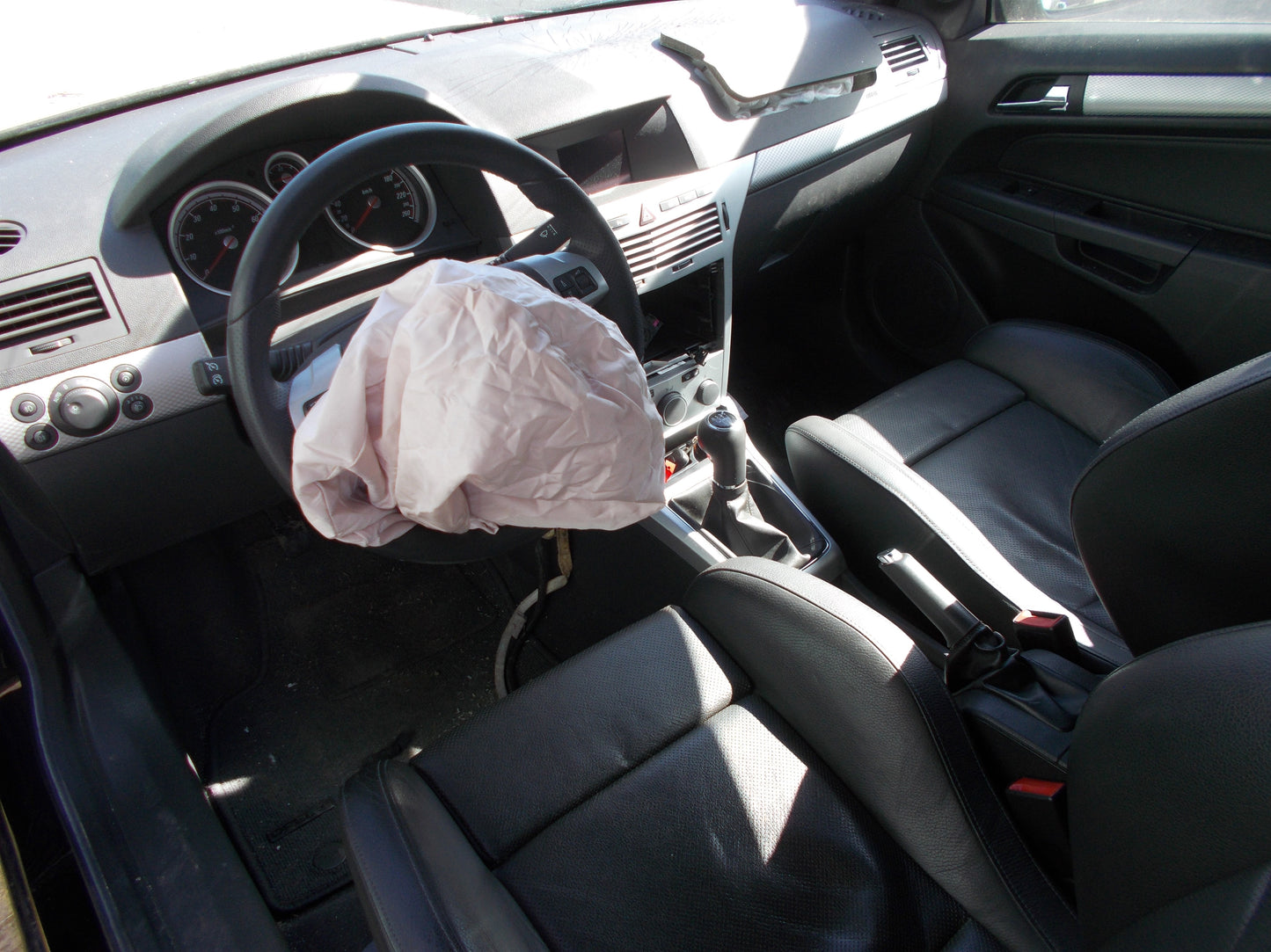 Opel Astra H Pluk-Selv-Bil Med OEM Nr. Ophugger Fra Opel Ophugger