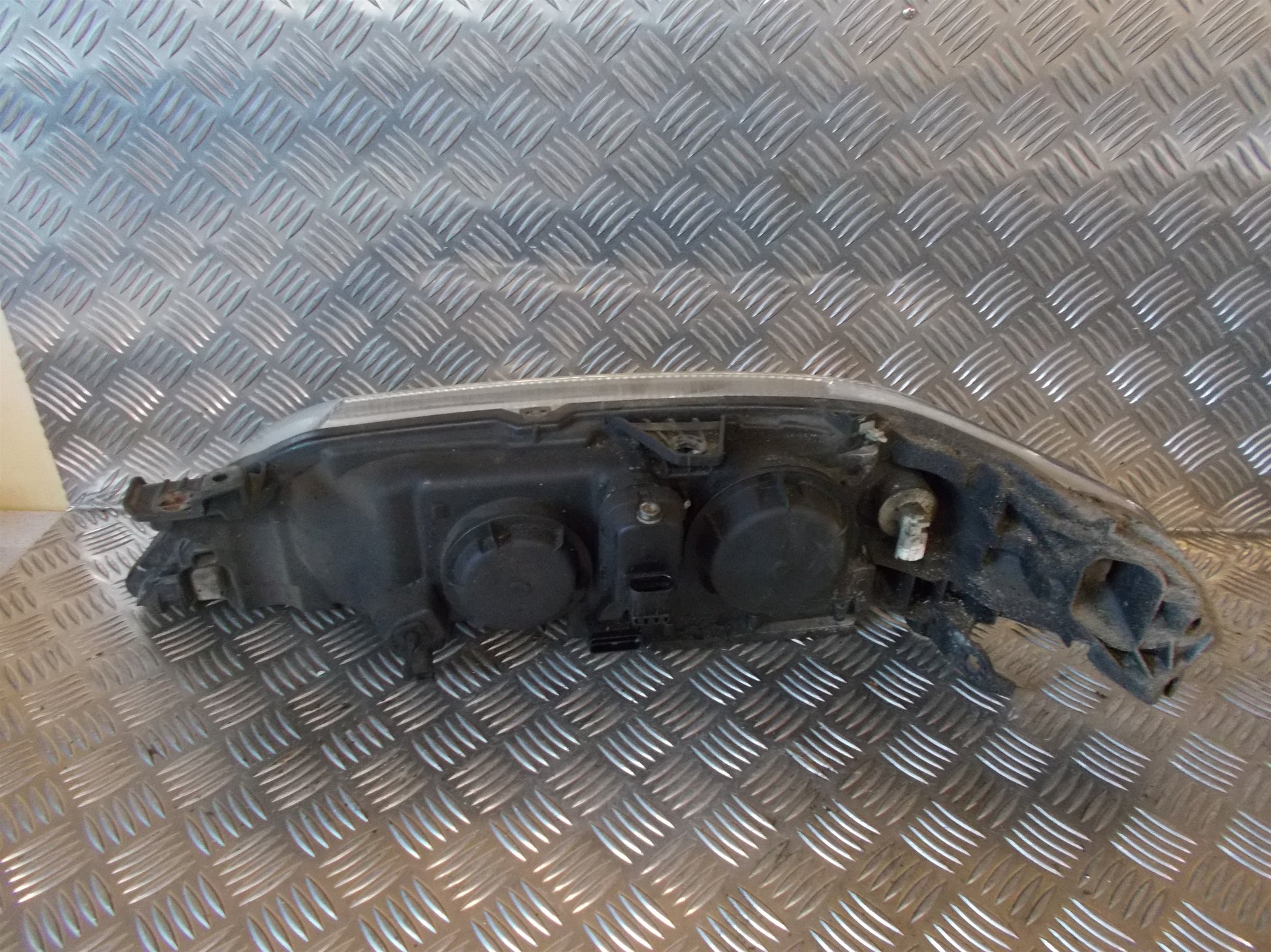 Renault Laguna 2 Forlygte Med OEM Nr. 7701061671 Fra Renault Ophugger