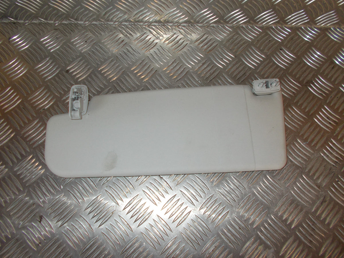 VW Up Solskærm Med OEM Nr. 6RU857551B Fra VW Ophugger