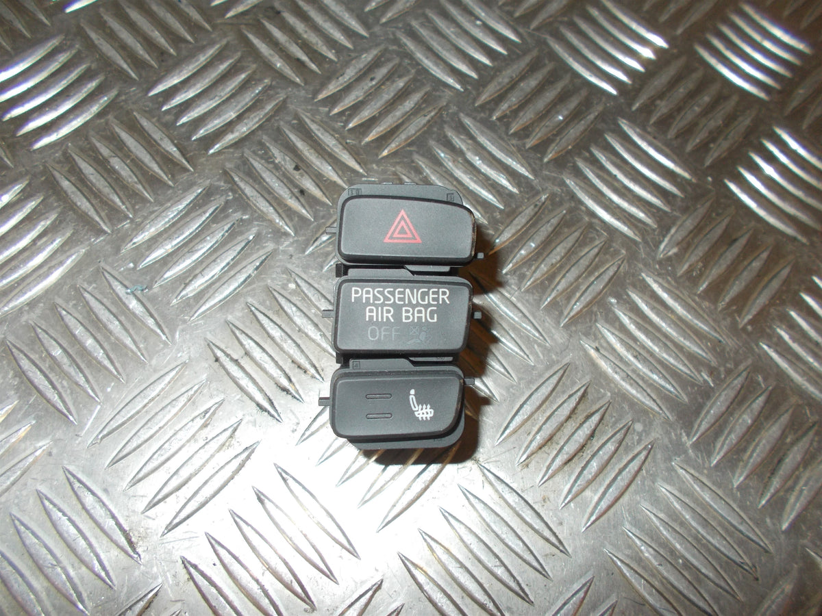 VW Up Kontakt Katastrofe Med OEM Nr. 1S0927140G Fra VW Ophugger