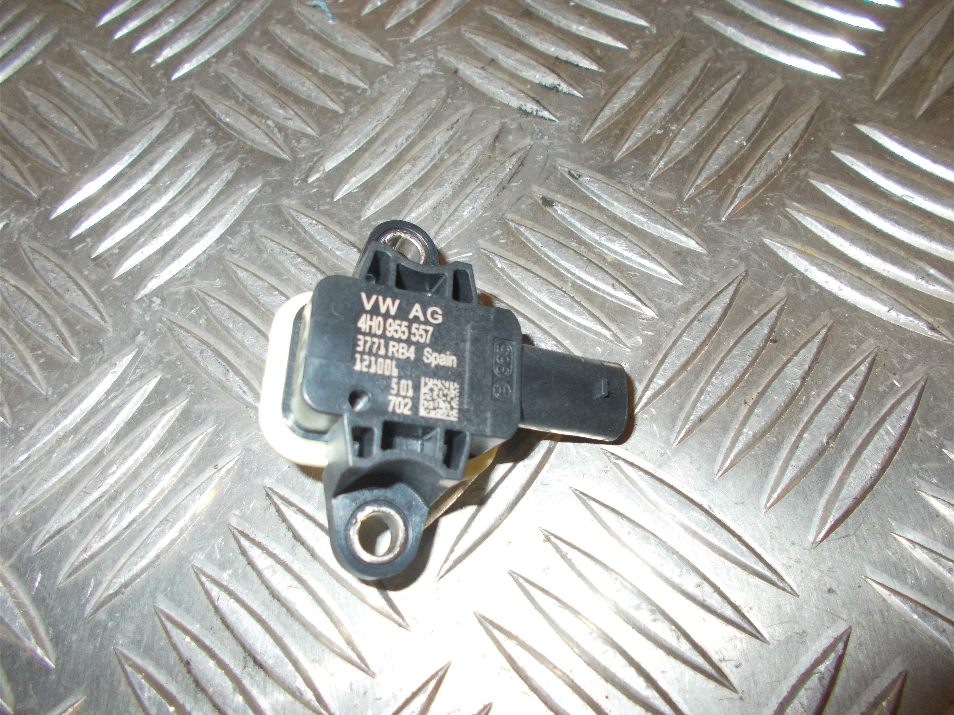 VW Up Airbag Føler Med OEM Nr. 4H0955557A Fra VW Ophugger