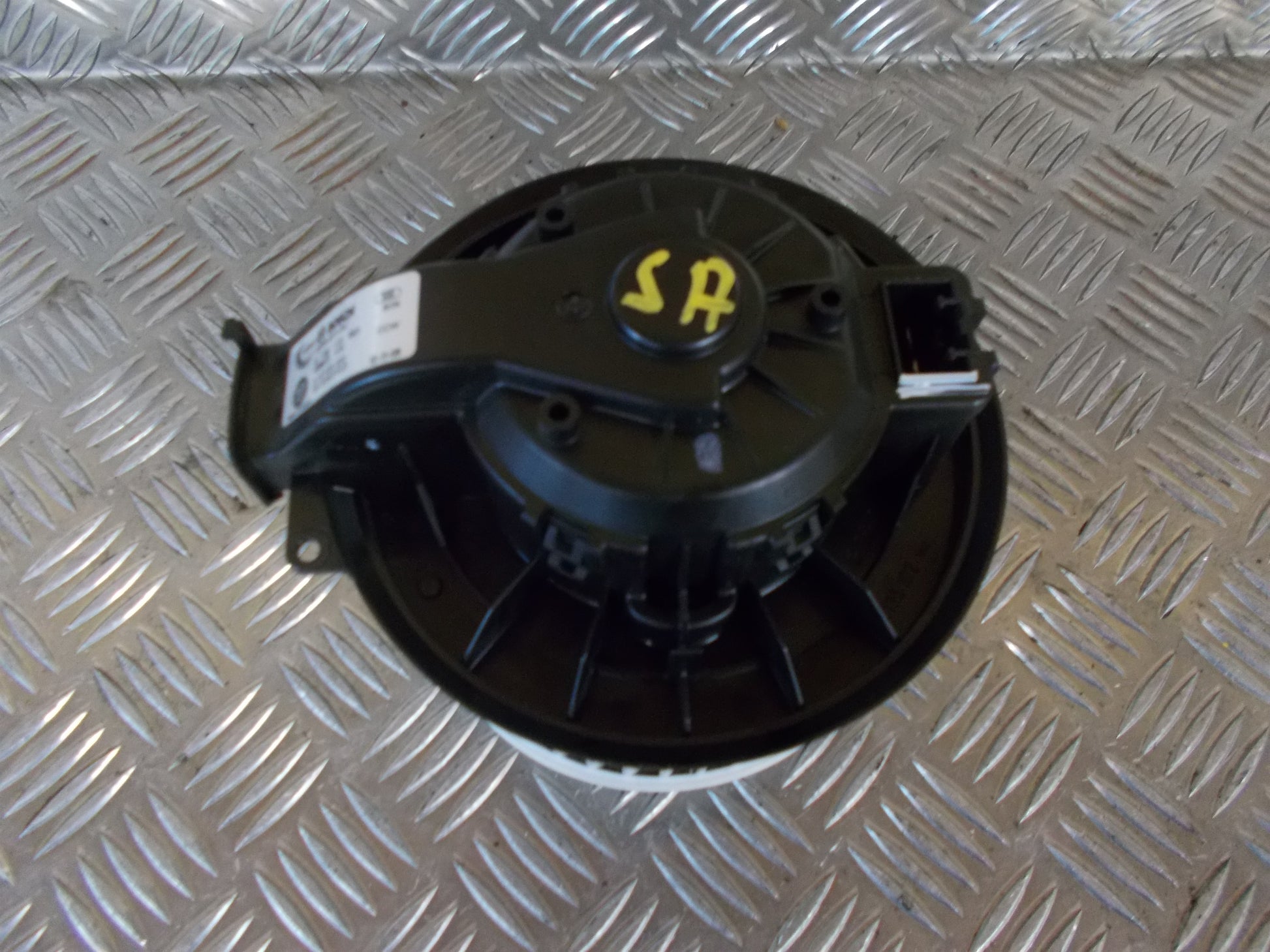 VW UP Varmeblæser Med OEM Nr. 1S1819015D Fra VW Ophugger