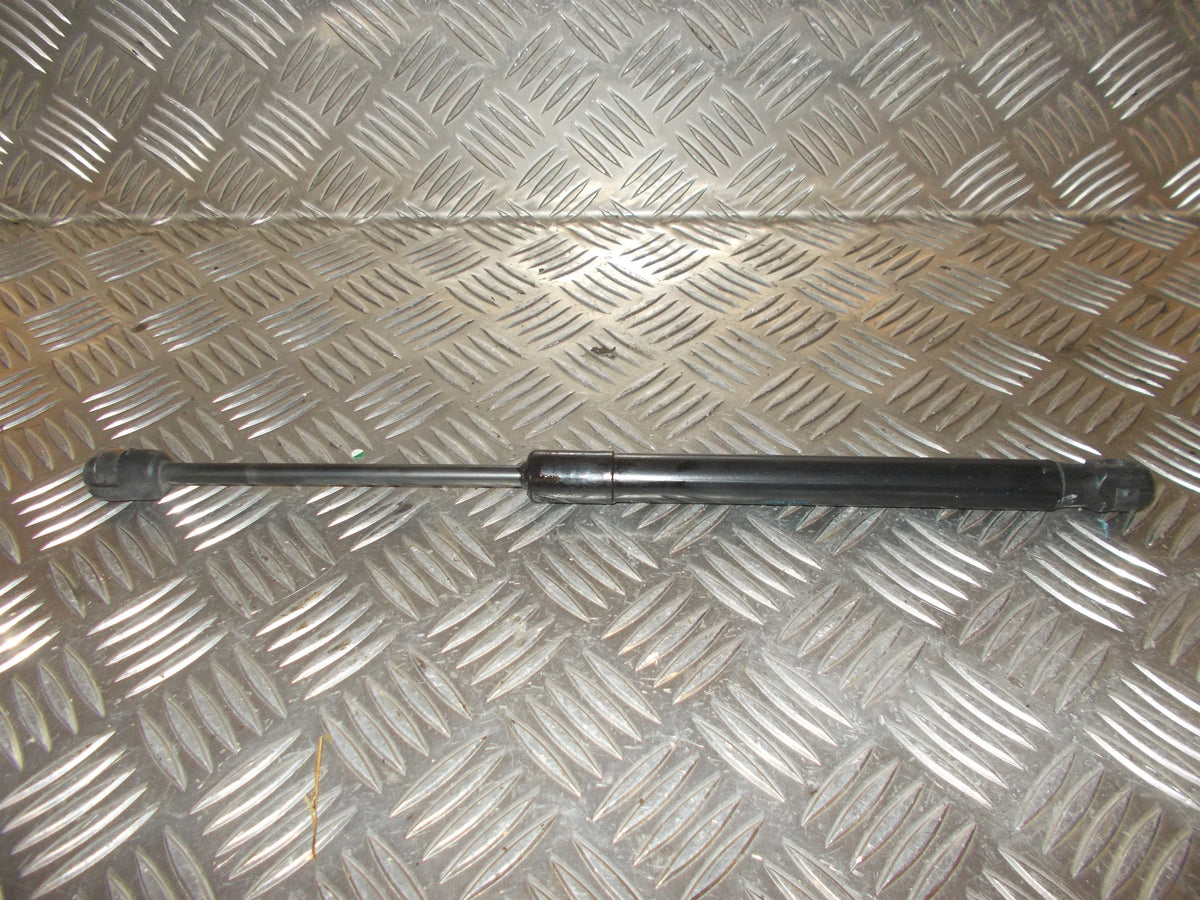 VW Up Bagklapsdæmper Med OEM Nr. 1S6827550E Fra VW Ophugger
