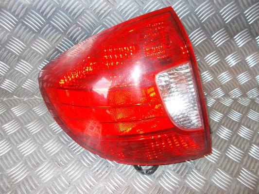 Kia Rio DC Baglygte Med OEM Nr. 92401FD070	 Fra Kia Ophugger