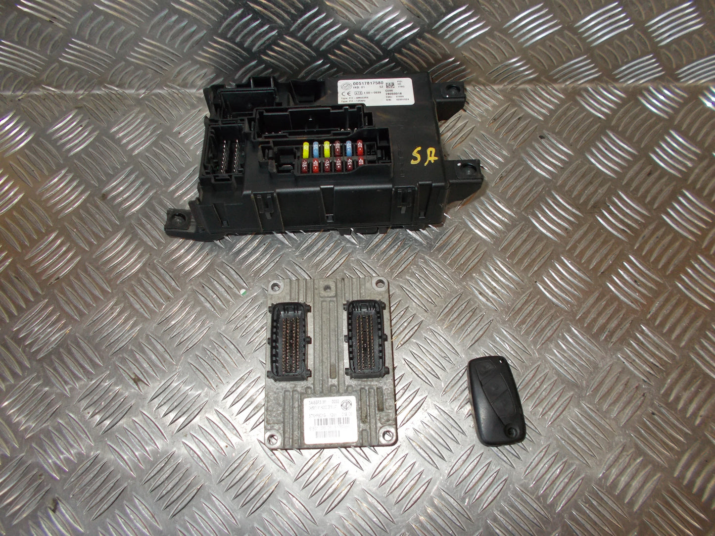 Fiat Grande Punto Motorstyring - Motorstyreboks - Injection Elboks Med OEM Nr. 51784956 Fra Fiat Ophugger