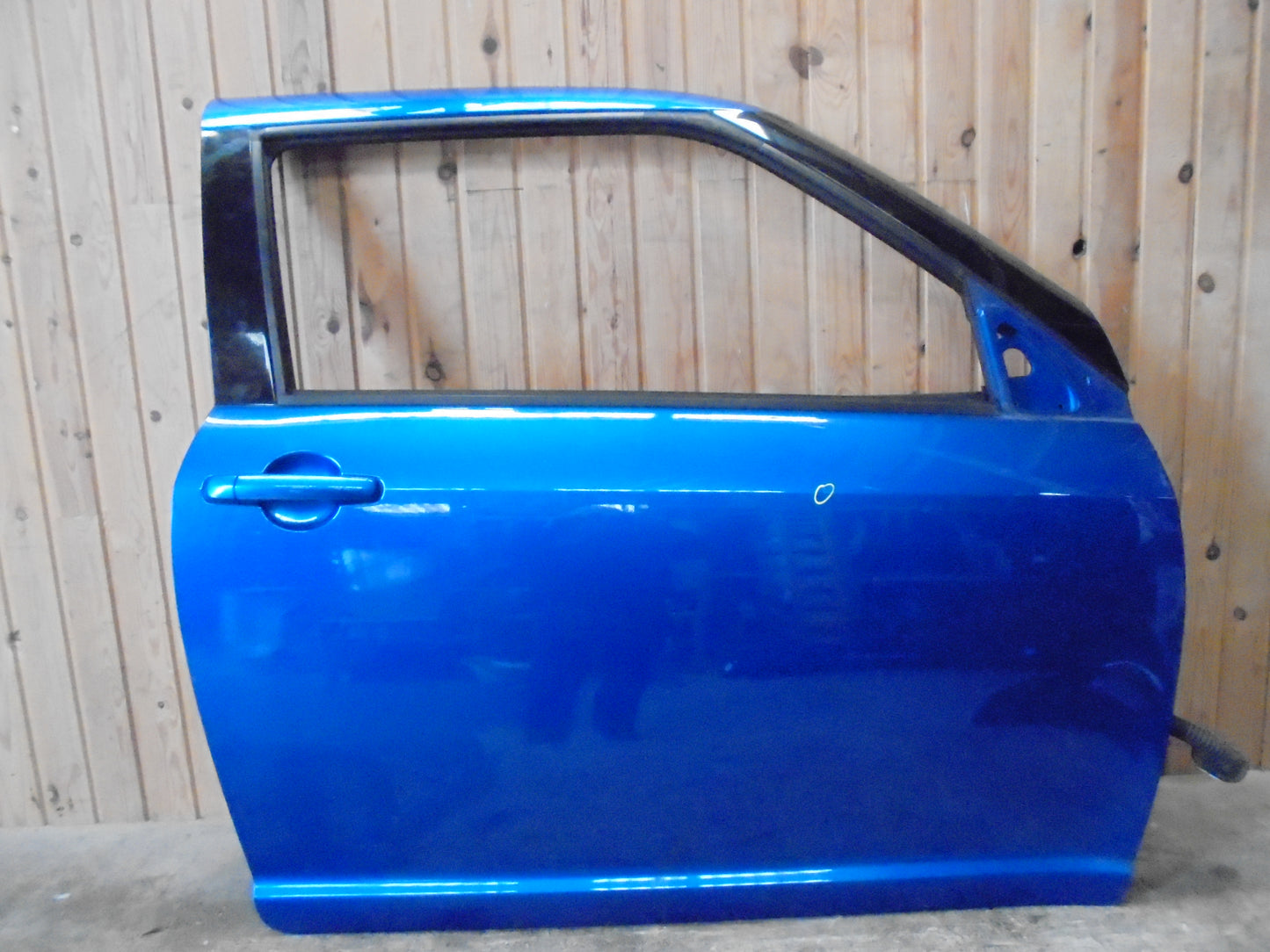 Suzuki Swift Dør H 2 Dørs Med OEM Nr. 6800162K00 Fra Suzuki Ophugger