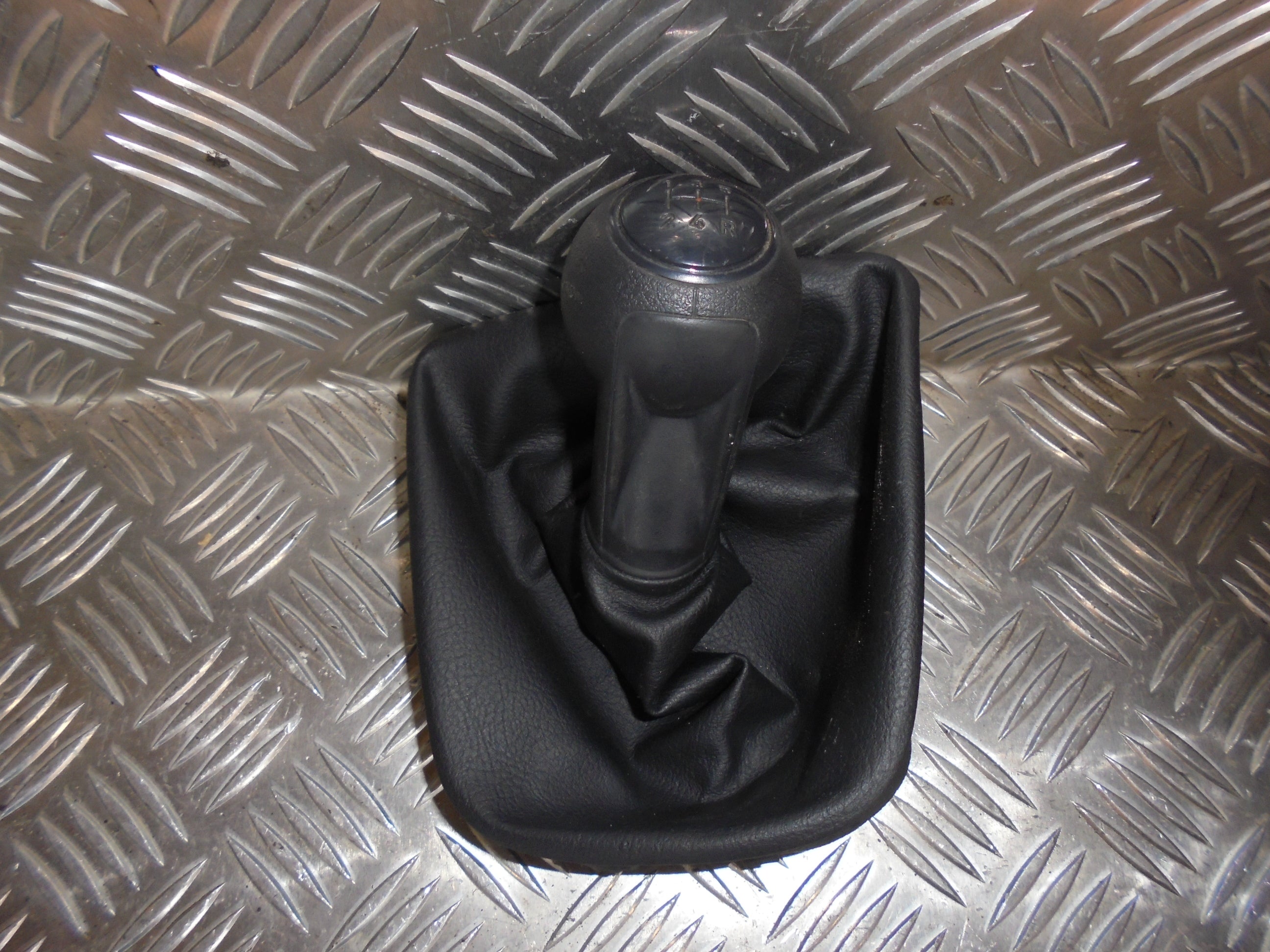 Seat Mii Gearknop Med OEM Nr. 1SL711113F Fra Seat Ophugger