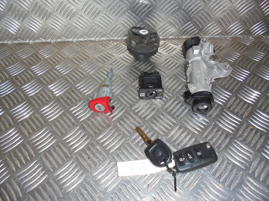 Seat Mii Låsesæt  Med OEM Nr. 107837167EJ Fra Seat Ophugger